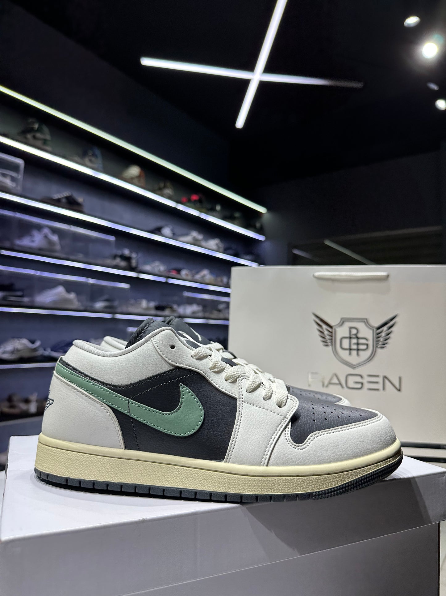 Aj 1 Low Jade Smoke