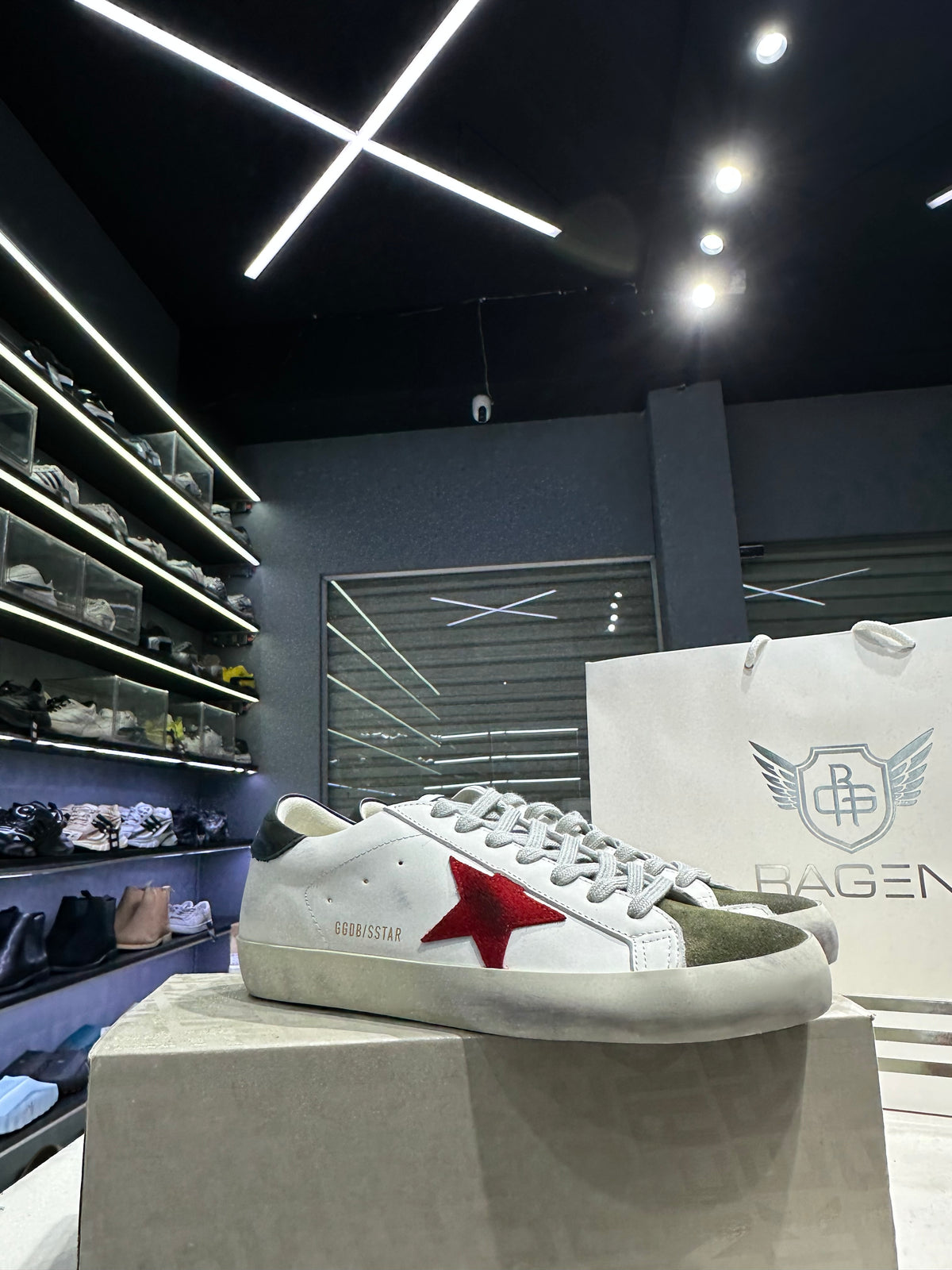 Golden Goose Rouge Vanguard