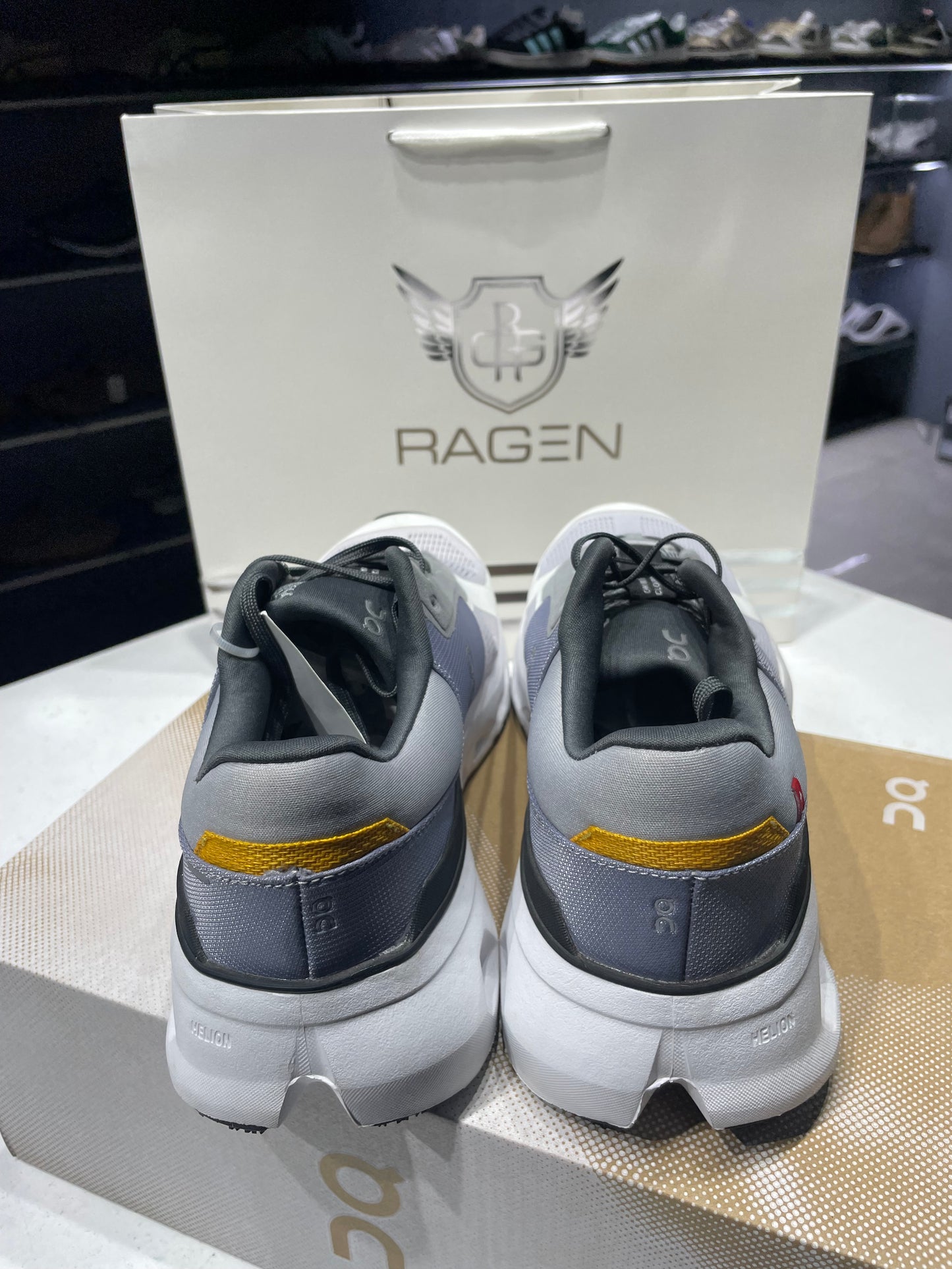 On Cloudrunner 2 Grey