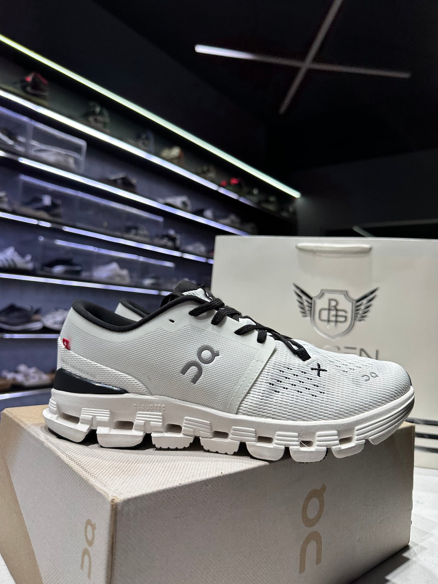 On Cloud runner 2 white