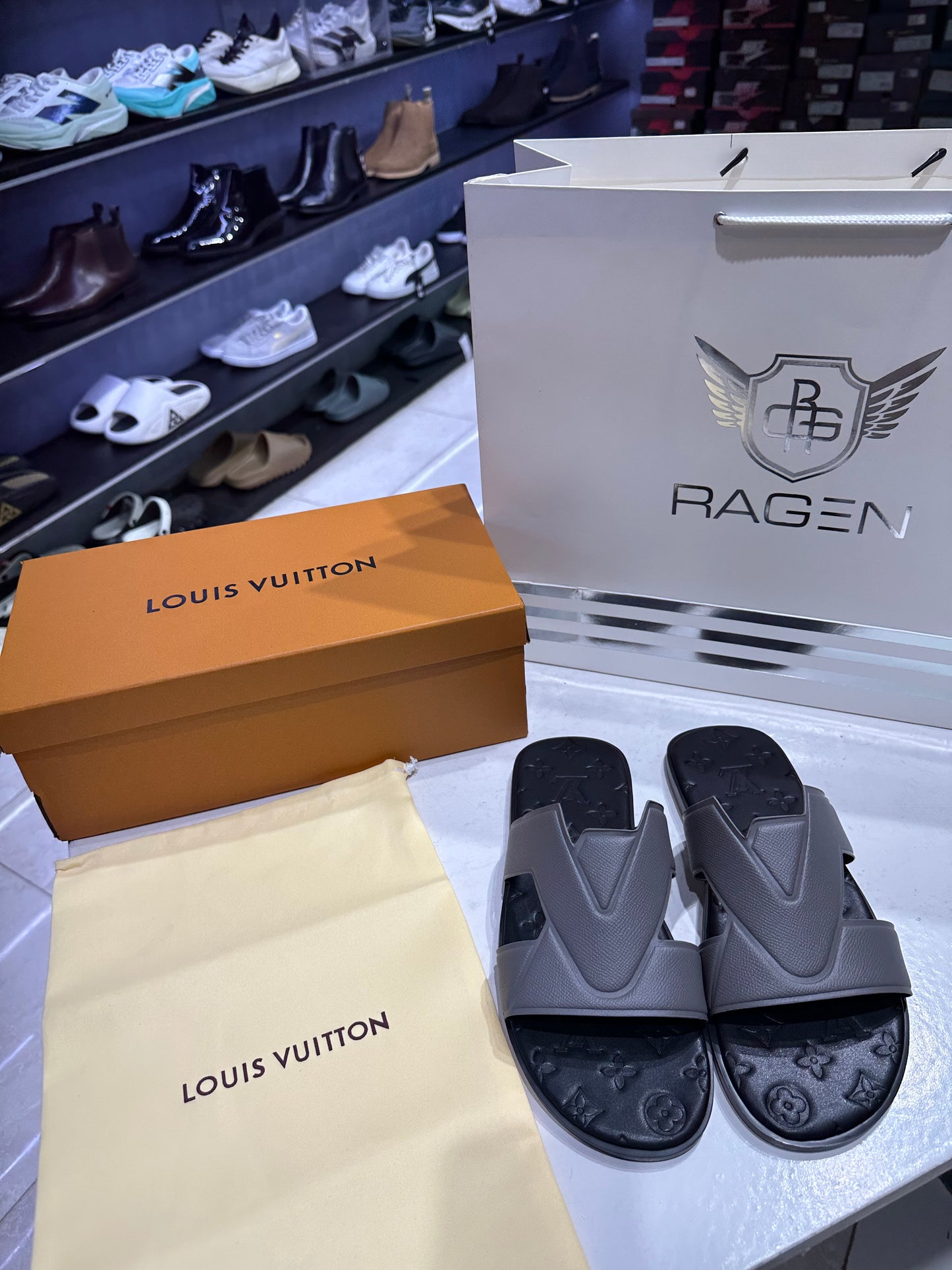 LV Oasis Mule - Grey