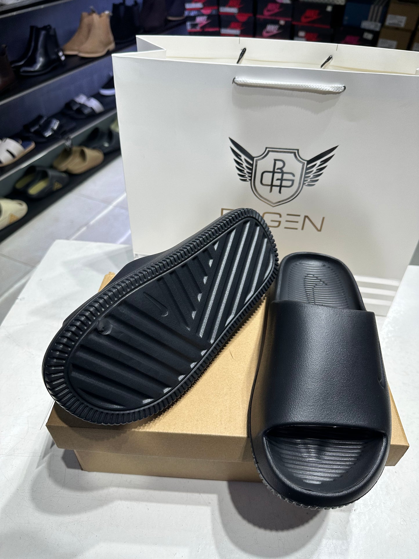 Calm Slide Black 1:1