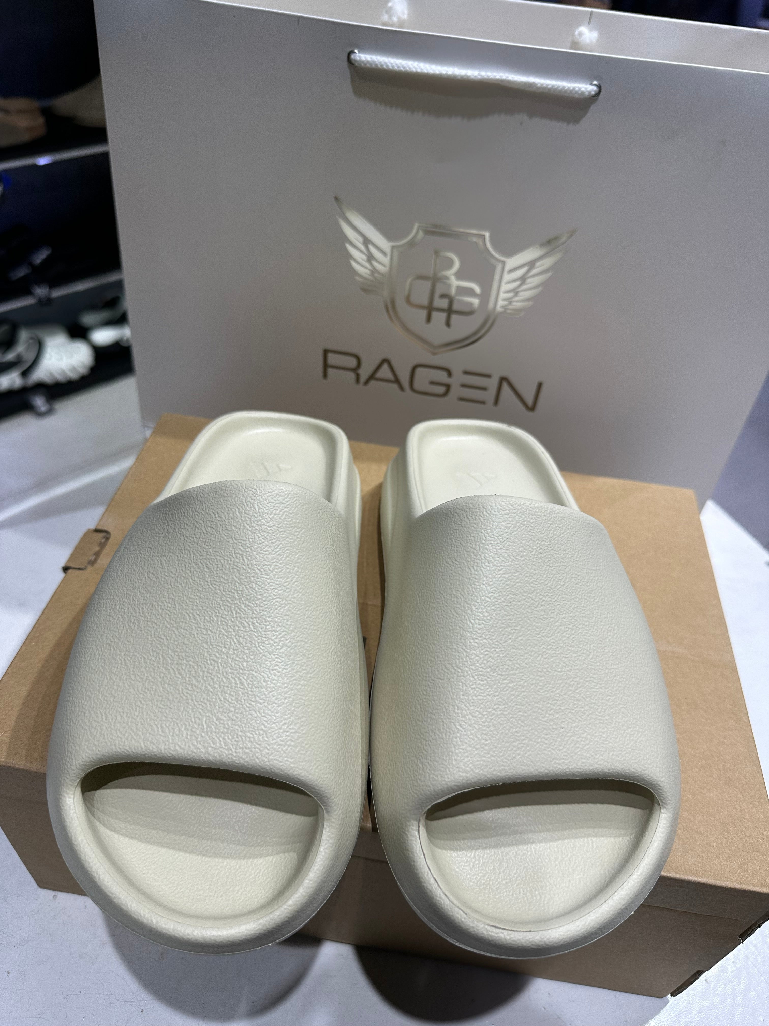 yzy Slide Bone – Ragen