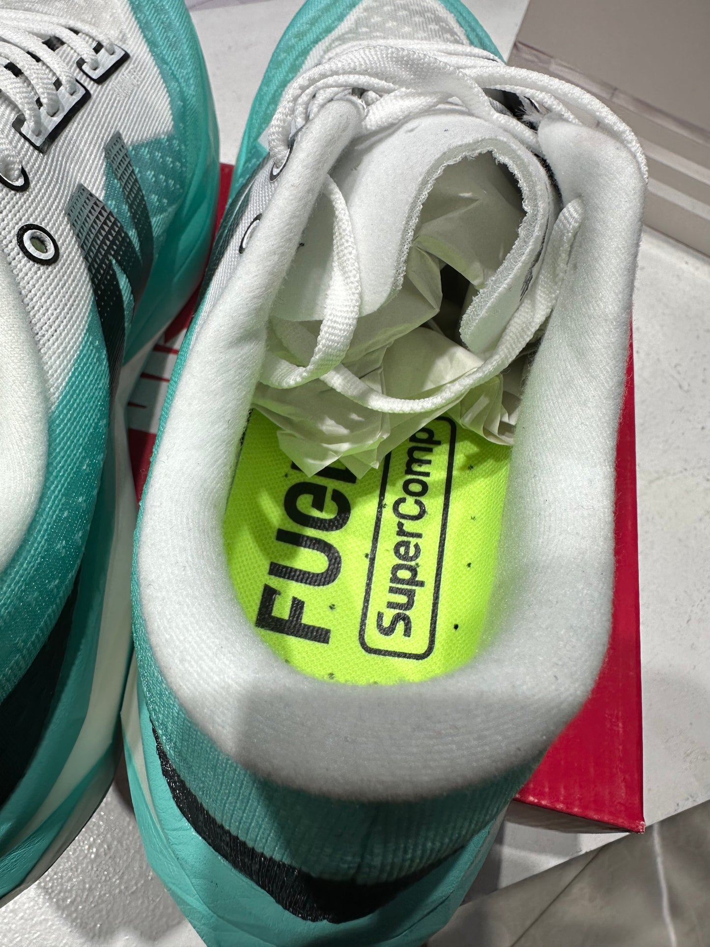 New Balance Fuelcell Elite V4