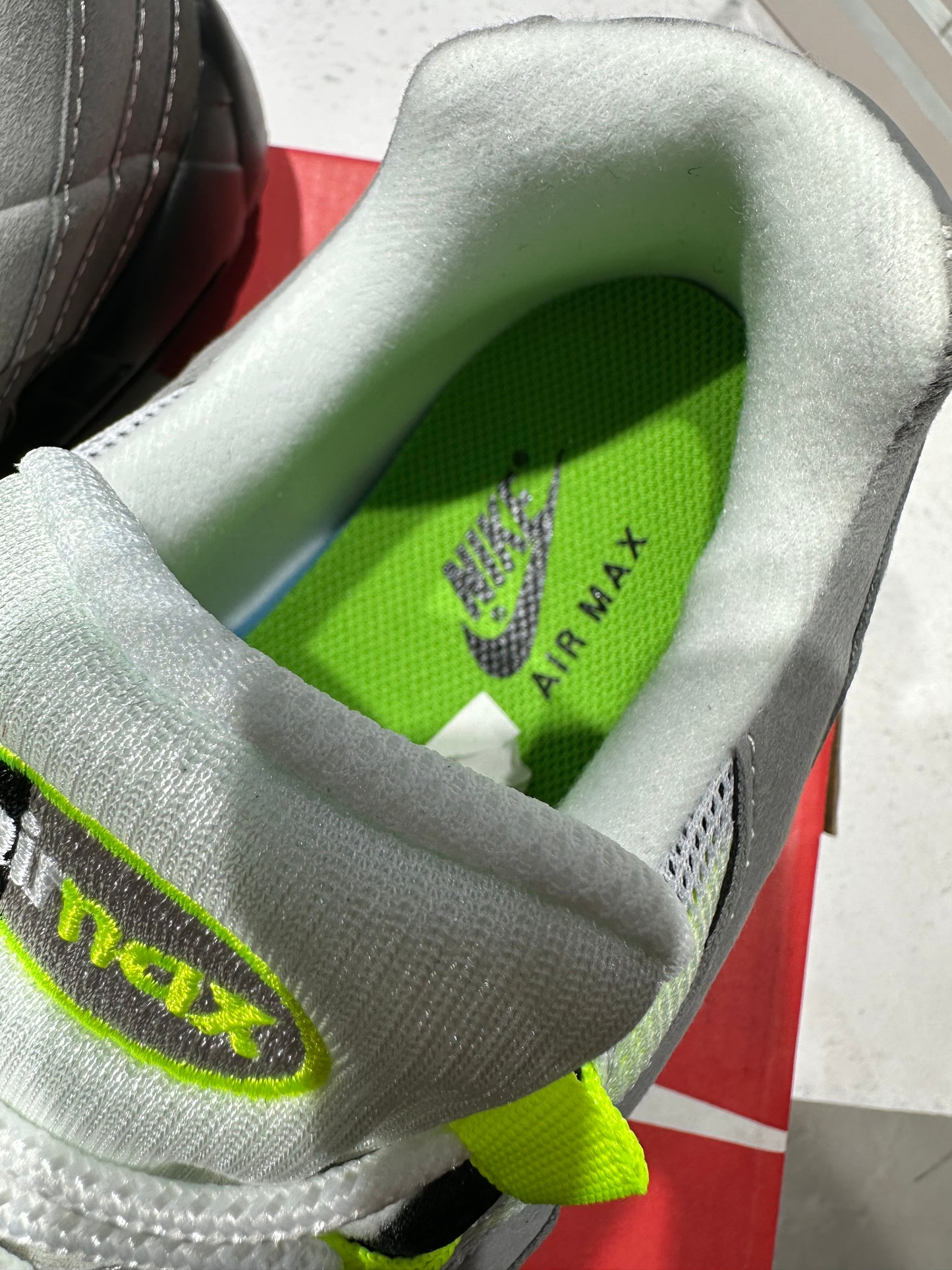 Air Max 95 OG
Neon Yellow