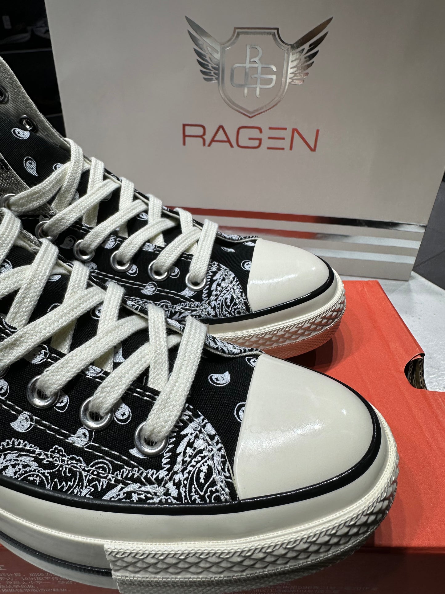 Converse Off spring Paiesly Black