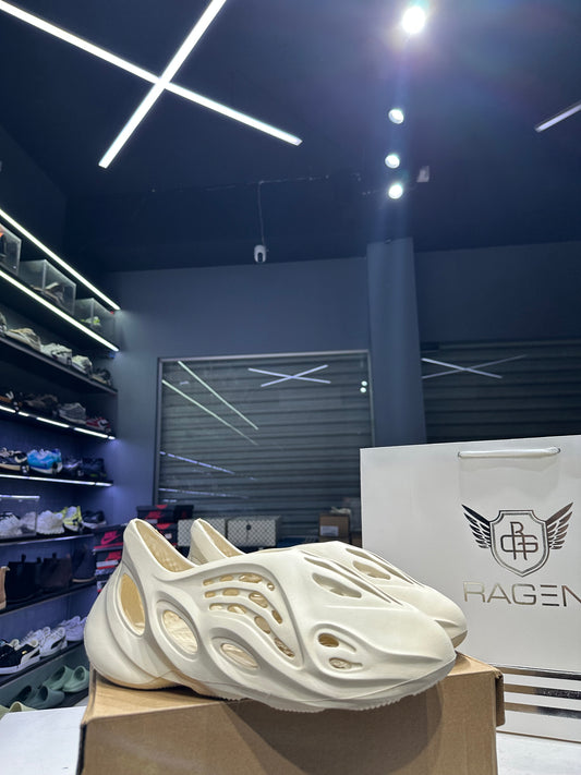 Yeezy Foam RNNR Sand