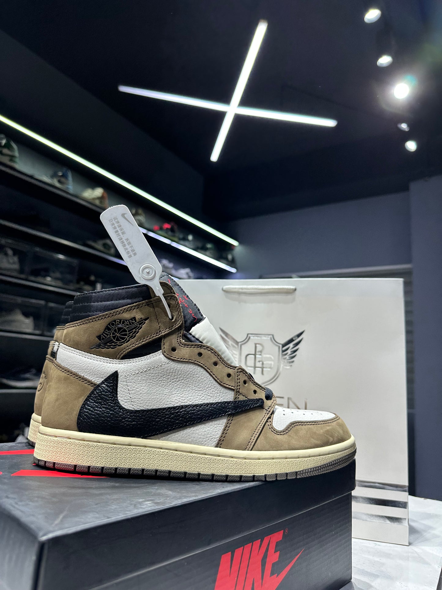 Jordan 1 Retro High Travis Scott mocha