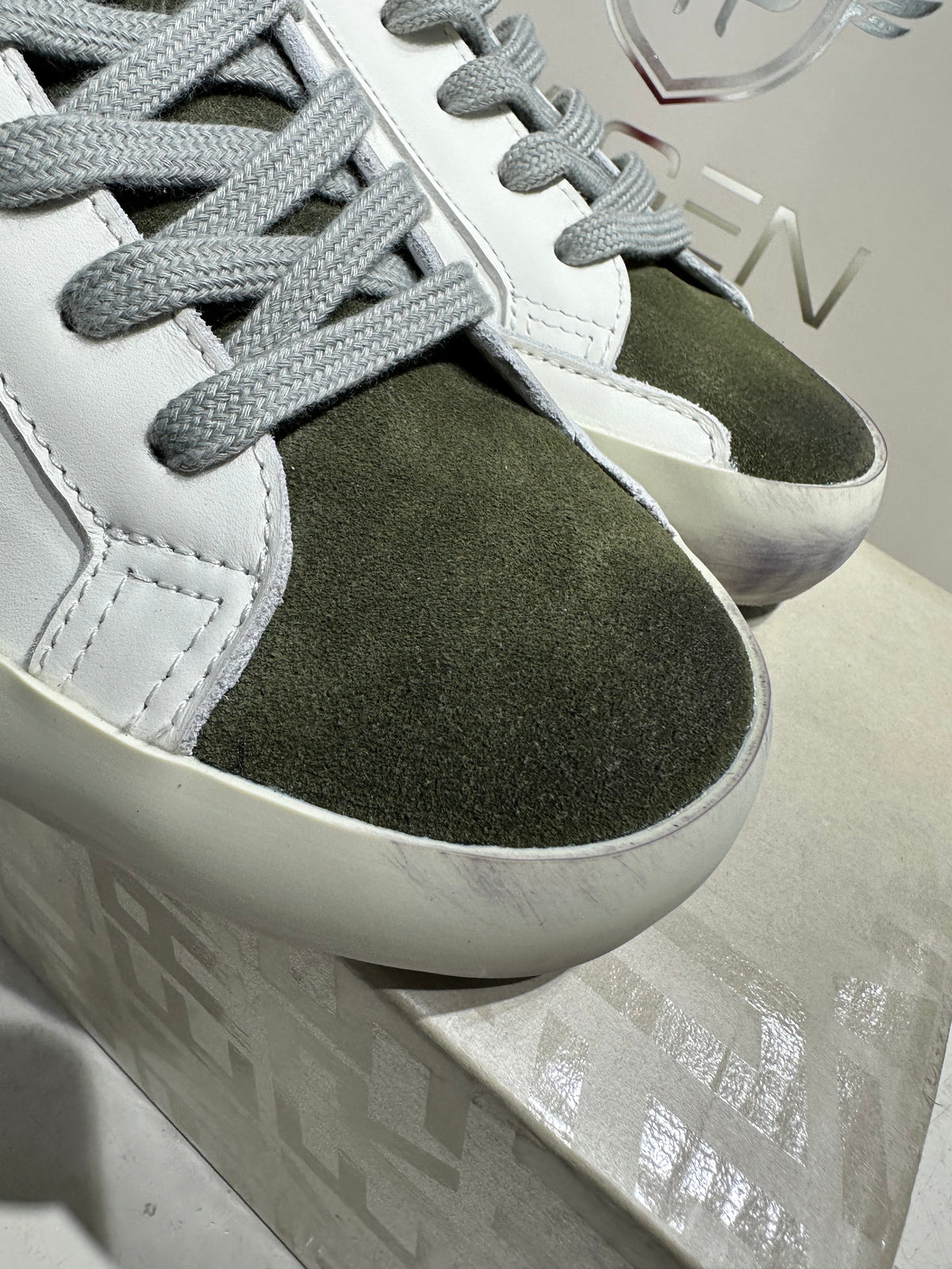 Golden Goose Rouge Vanguard