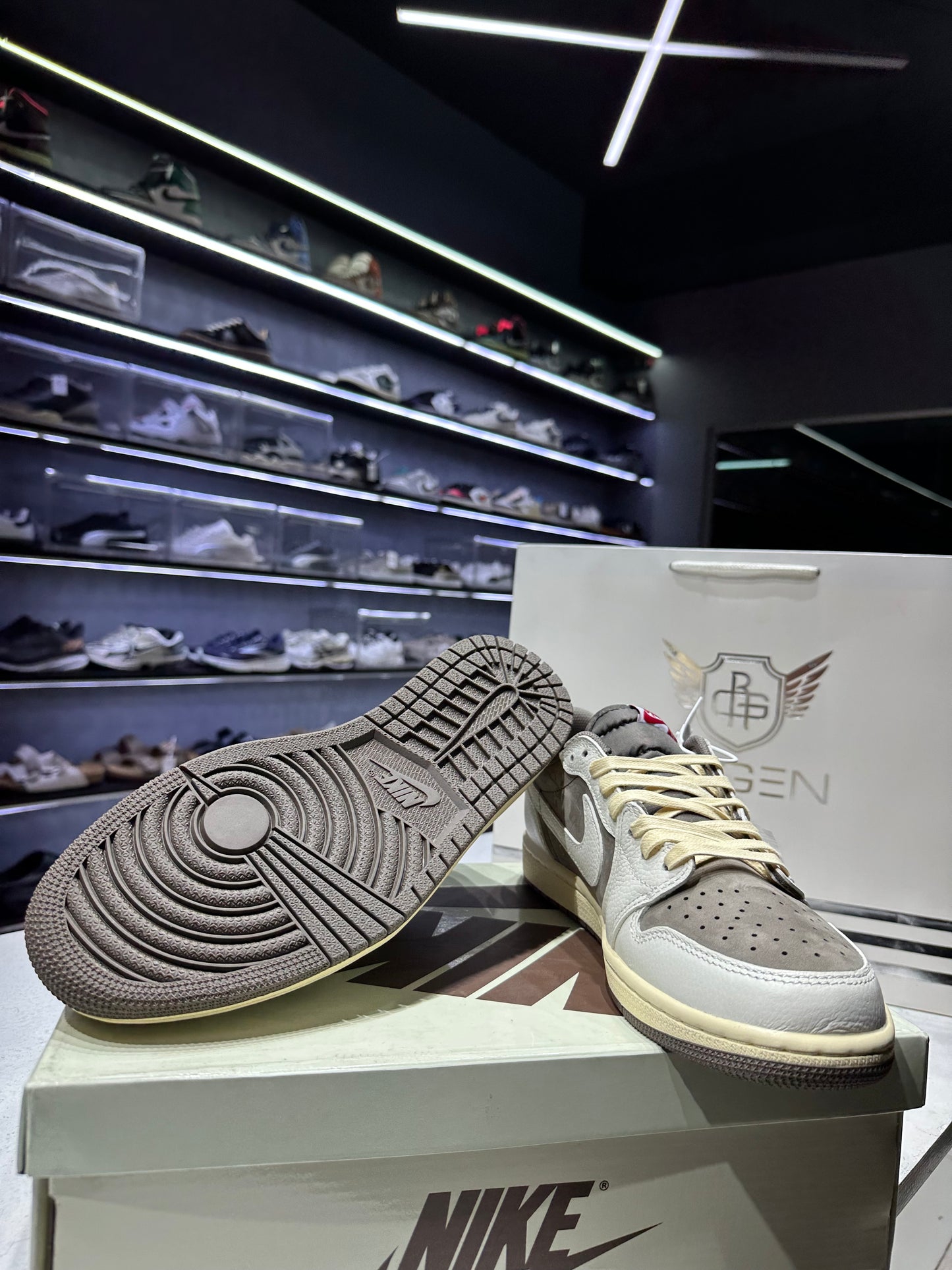 Jordan 1 Retro Low Travis Scott Reverse Mocha