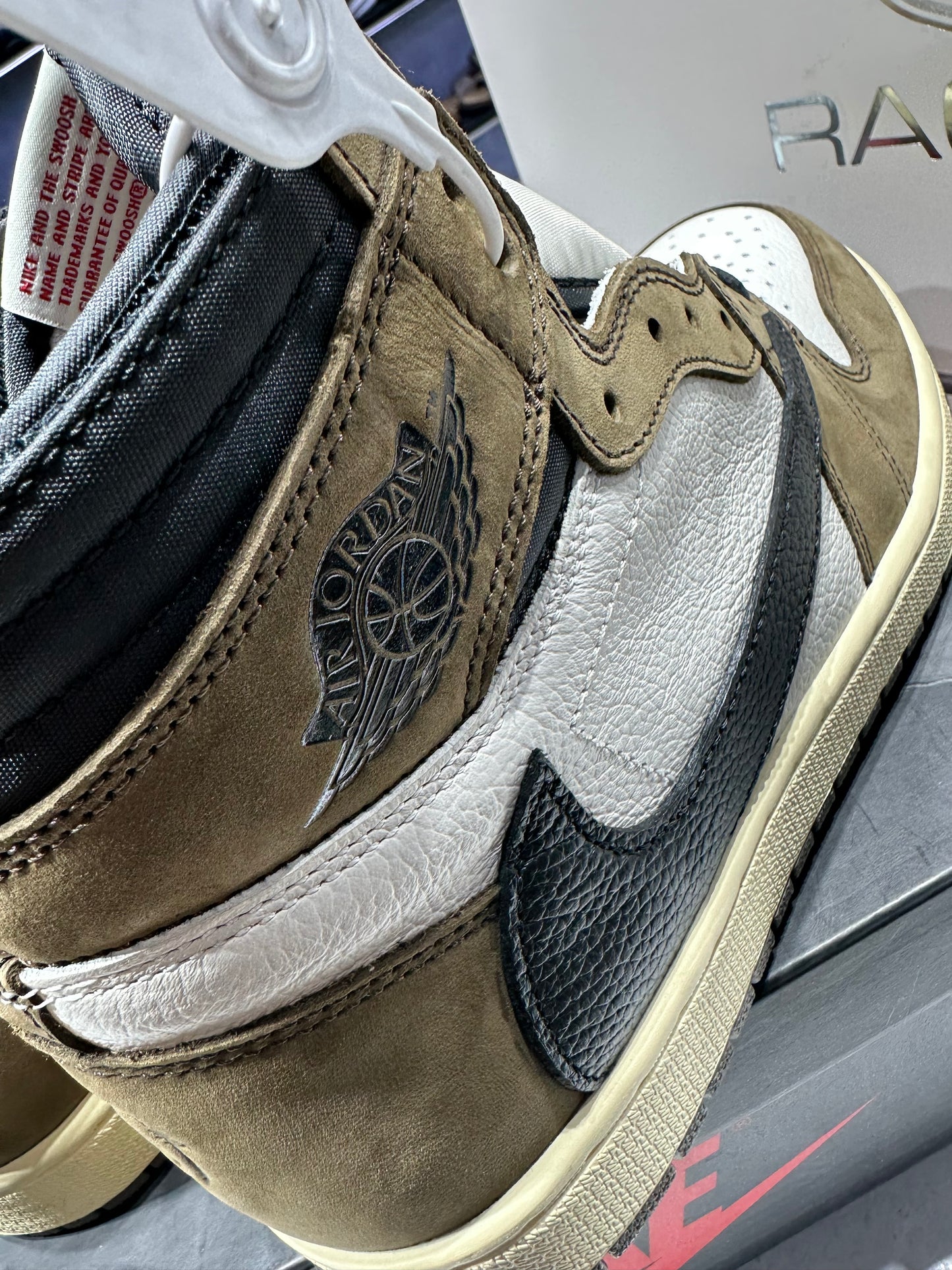 Jordan 1 Retro High Travis Scott mocha