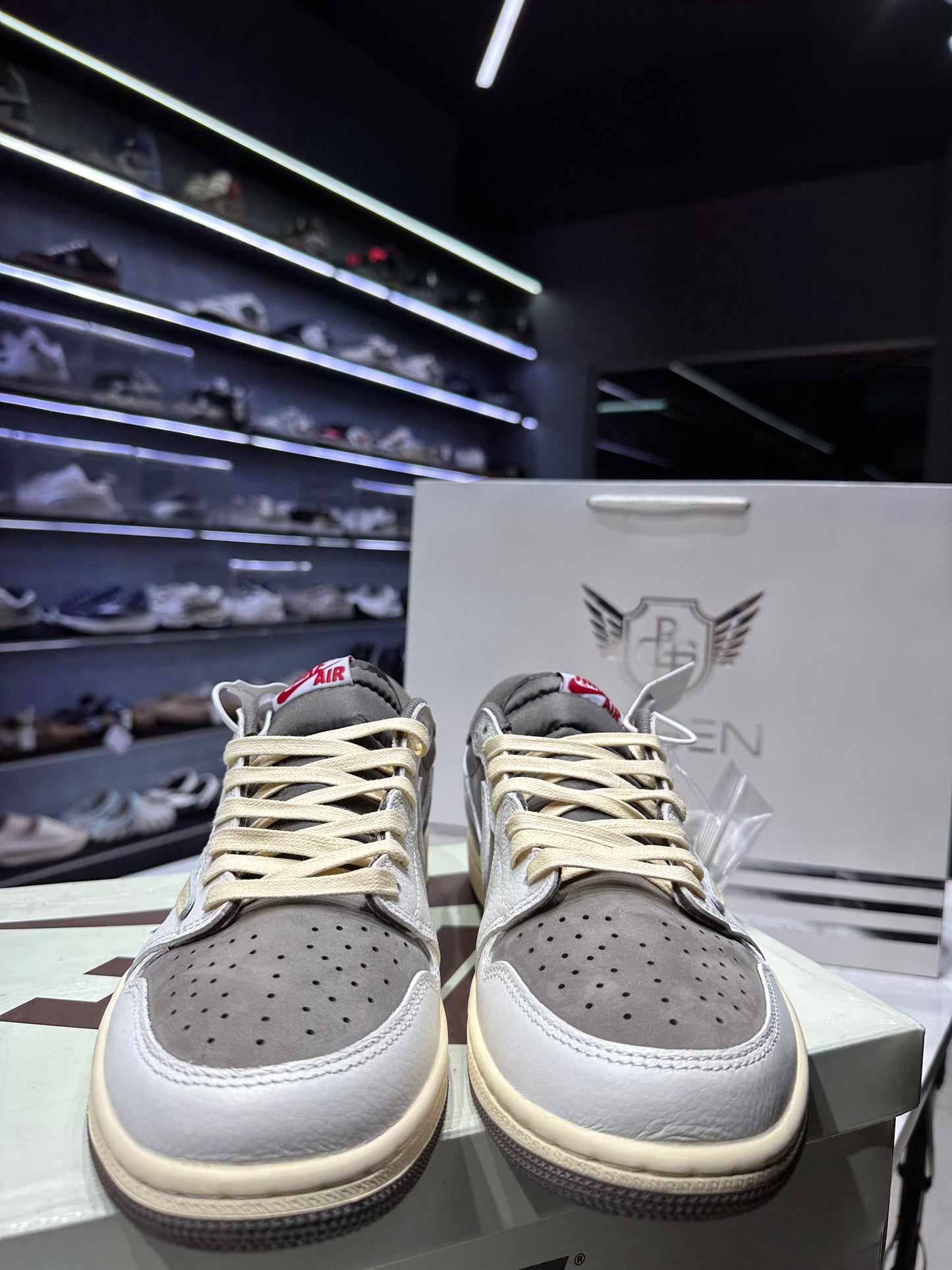 Jordan 1 Retro Low Travis Scott Reverse Mocha