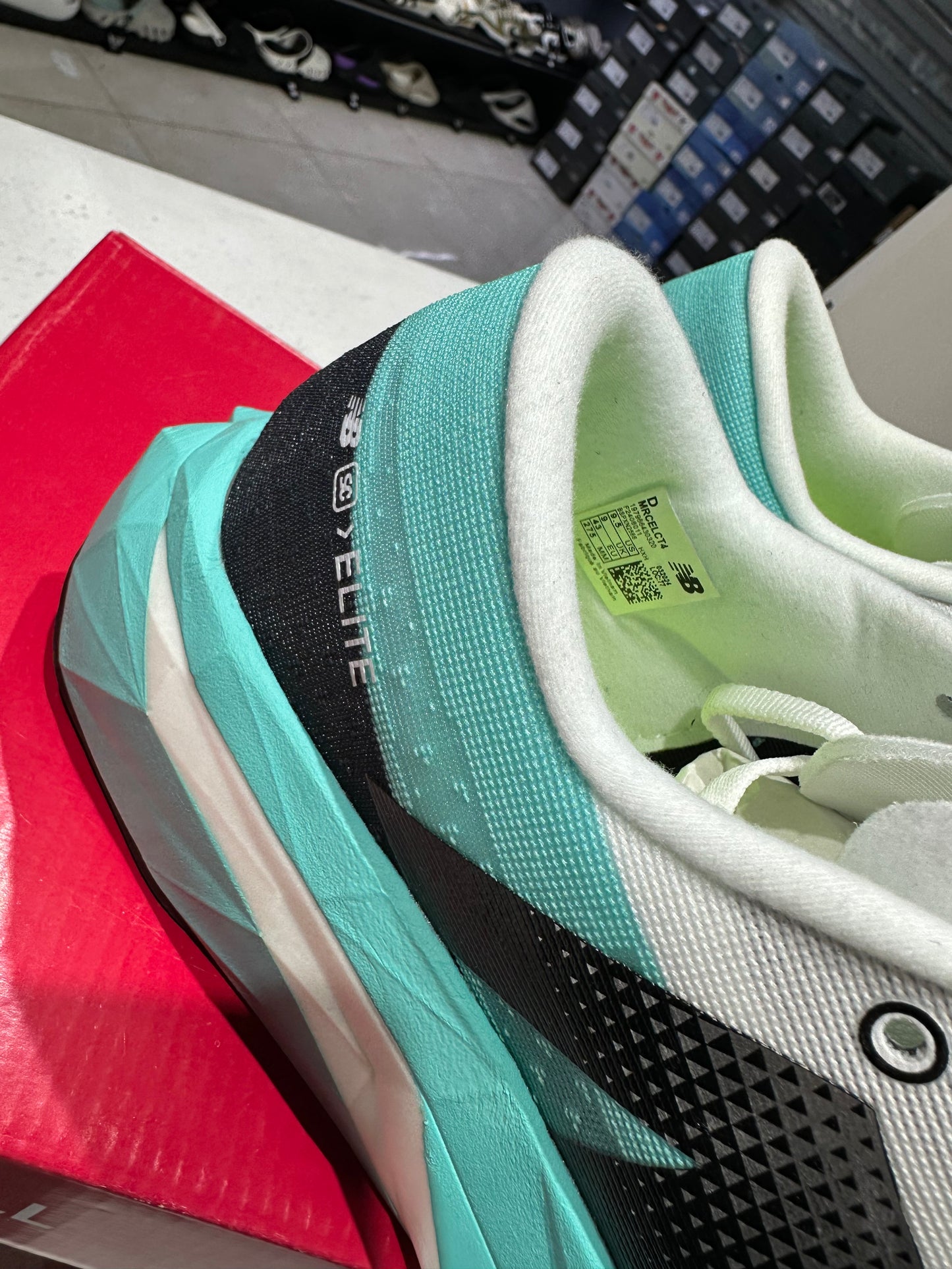 New Balance Fuelcell Elite V4