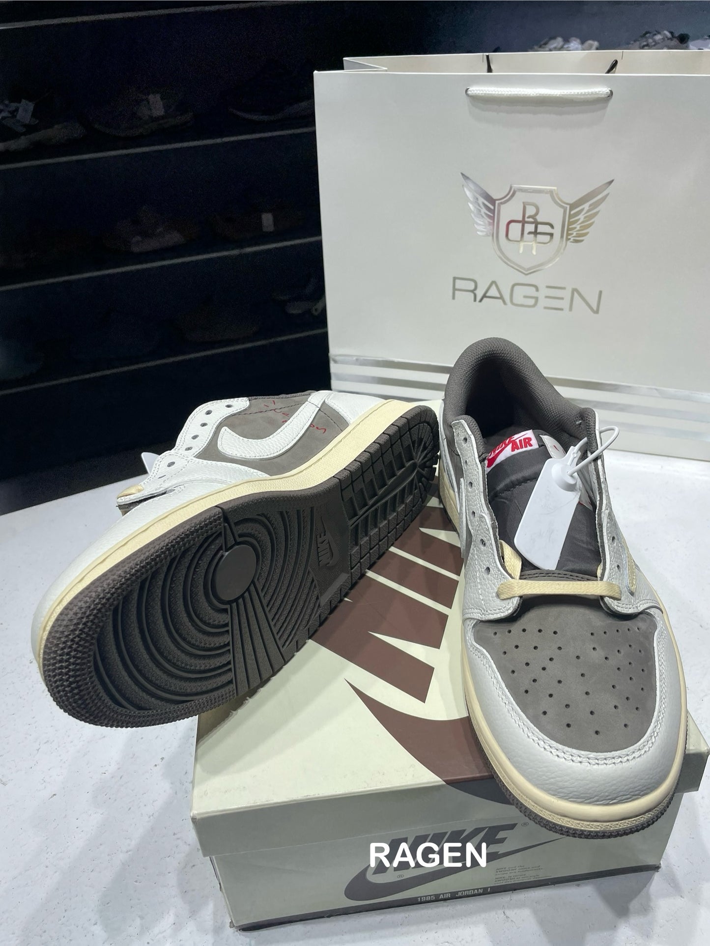 Jordan 1 Retro Low Travis Scott Reverse Mocha
