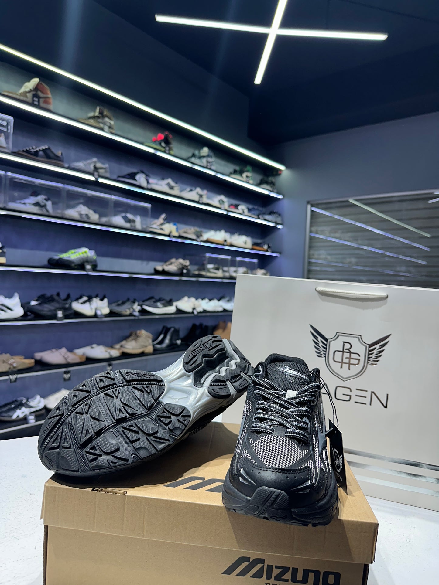 Mizuno Halo Mix ‘Black Silver’