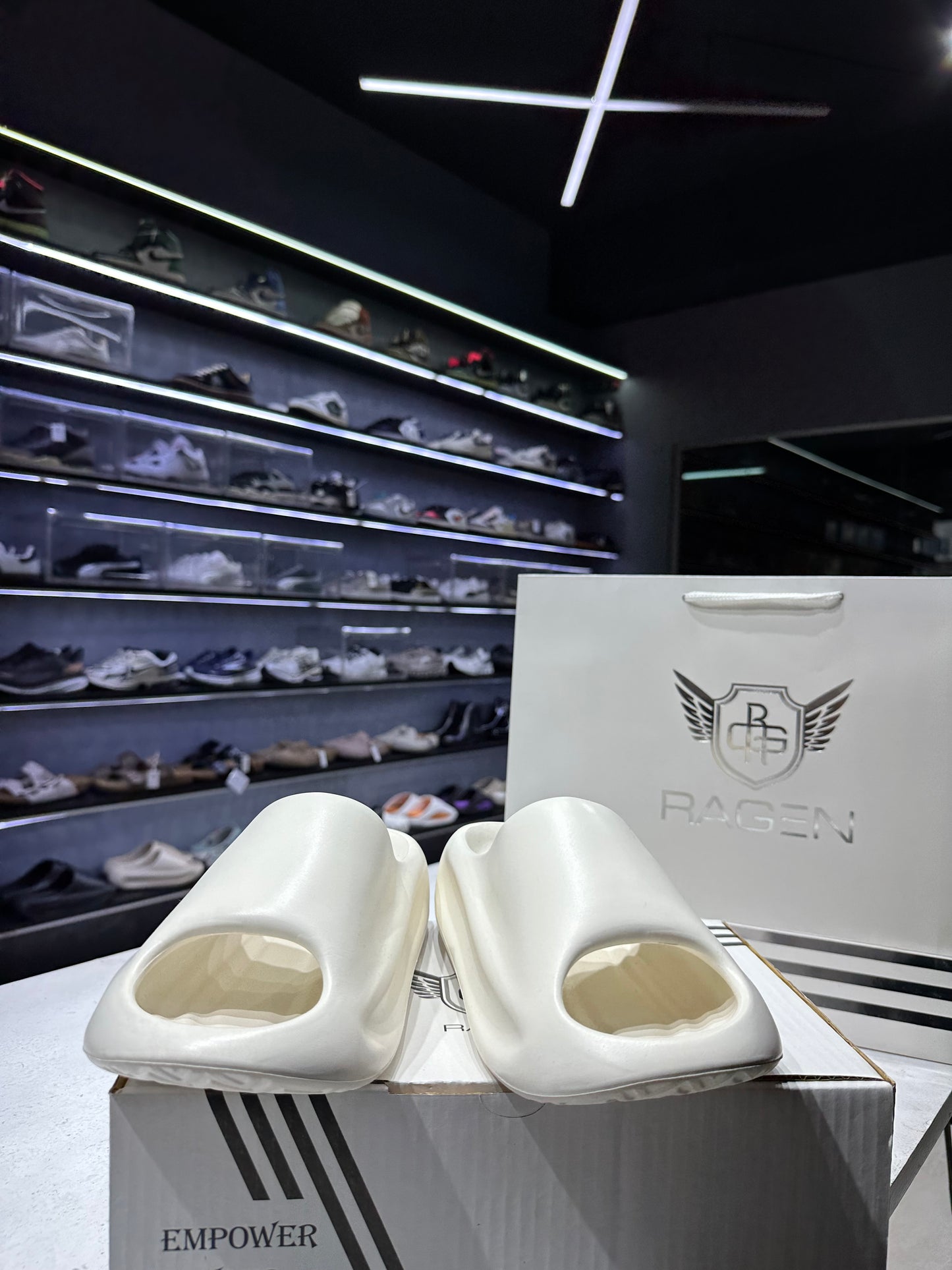 Yassia cloud white