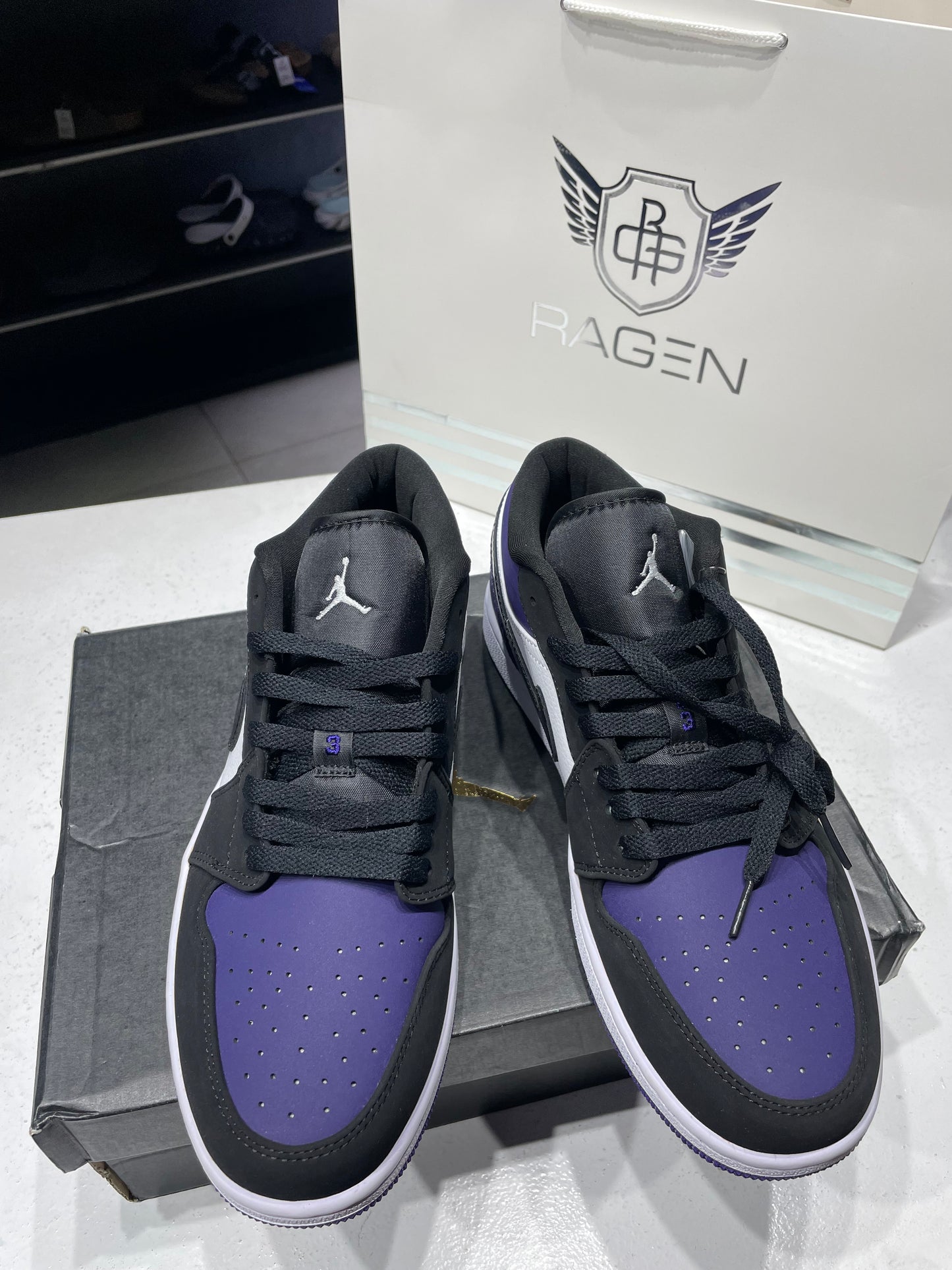 Jordan 1 Low Court Purple