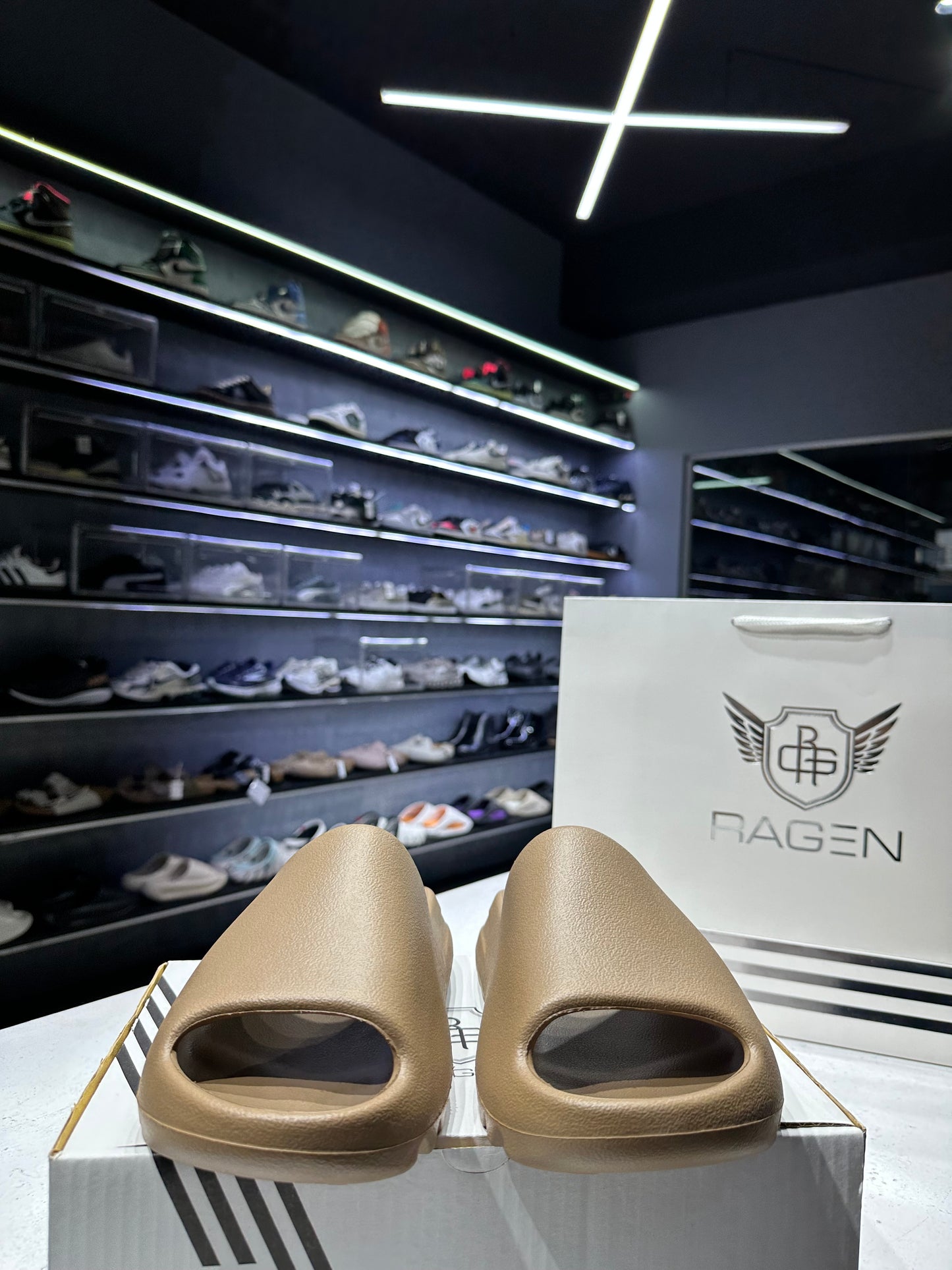 yzy slide Earth Brown