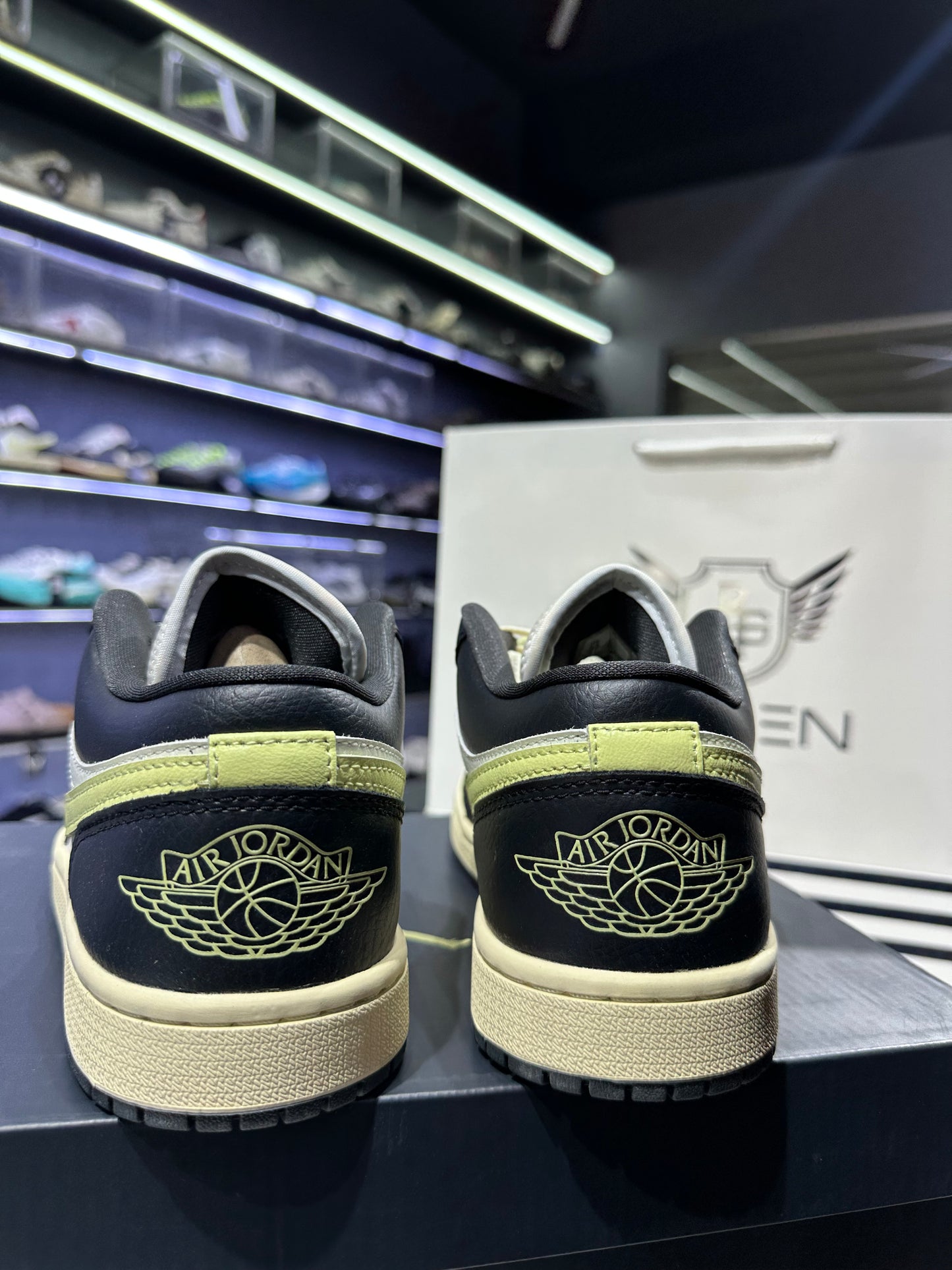 Air Jordan 1 Low Fall league