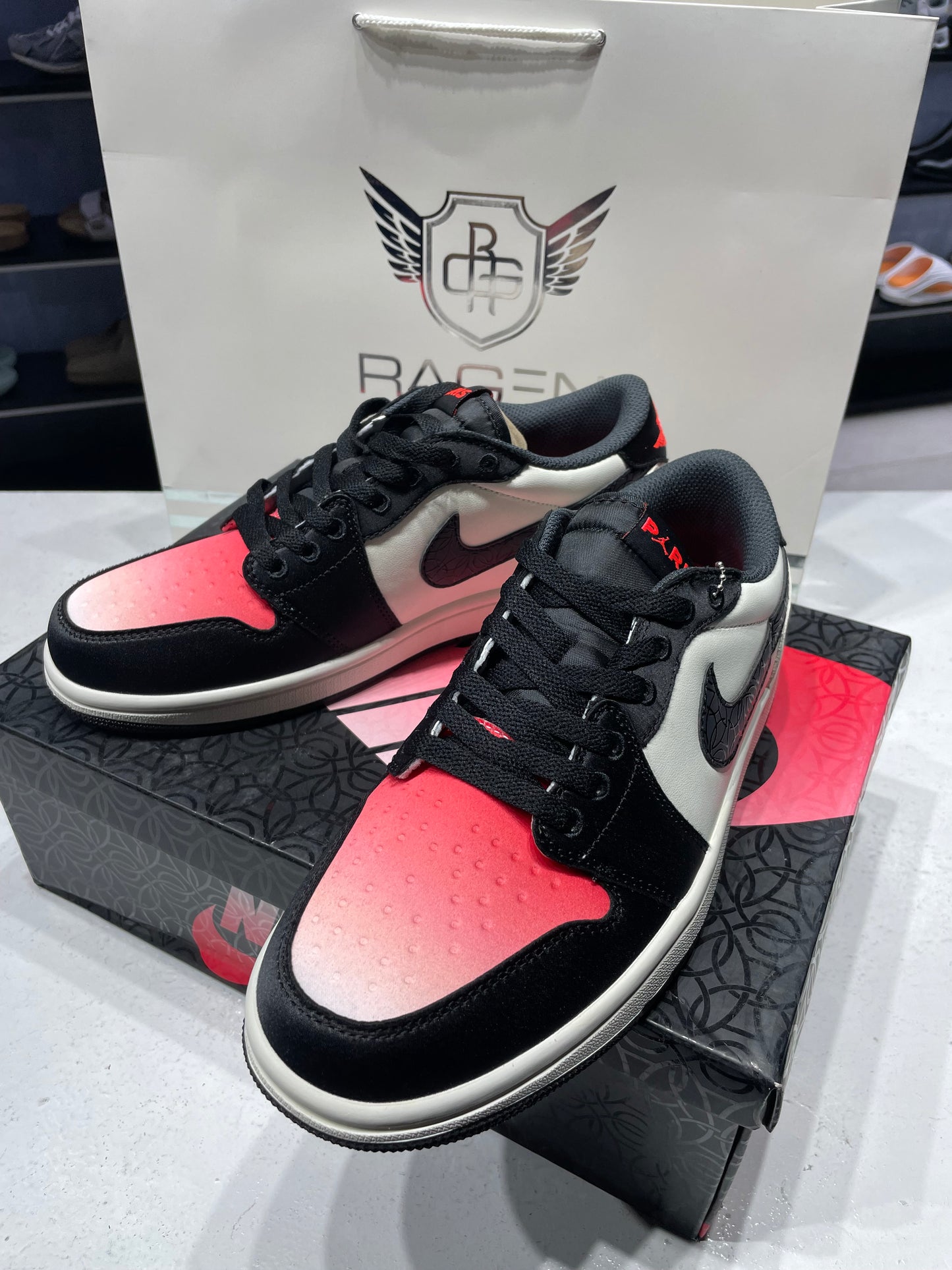 Jordan 1 Retro low PSG Paris Saint Germain