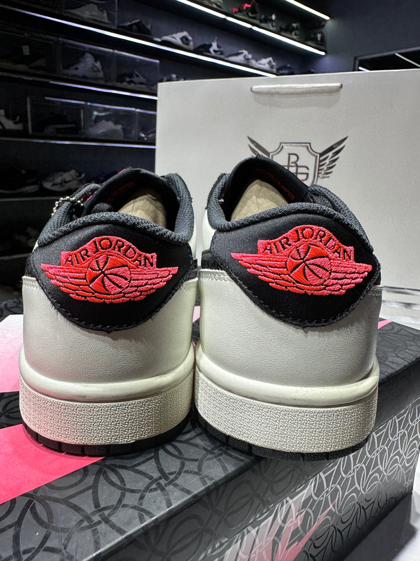 Jordan 1 Retro low PSG Paris Saint Germain