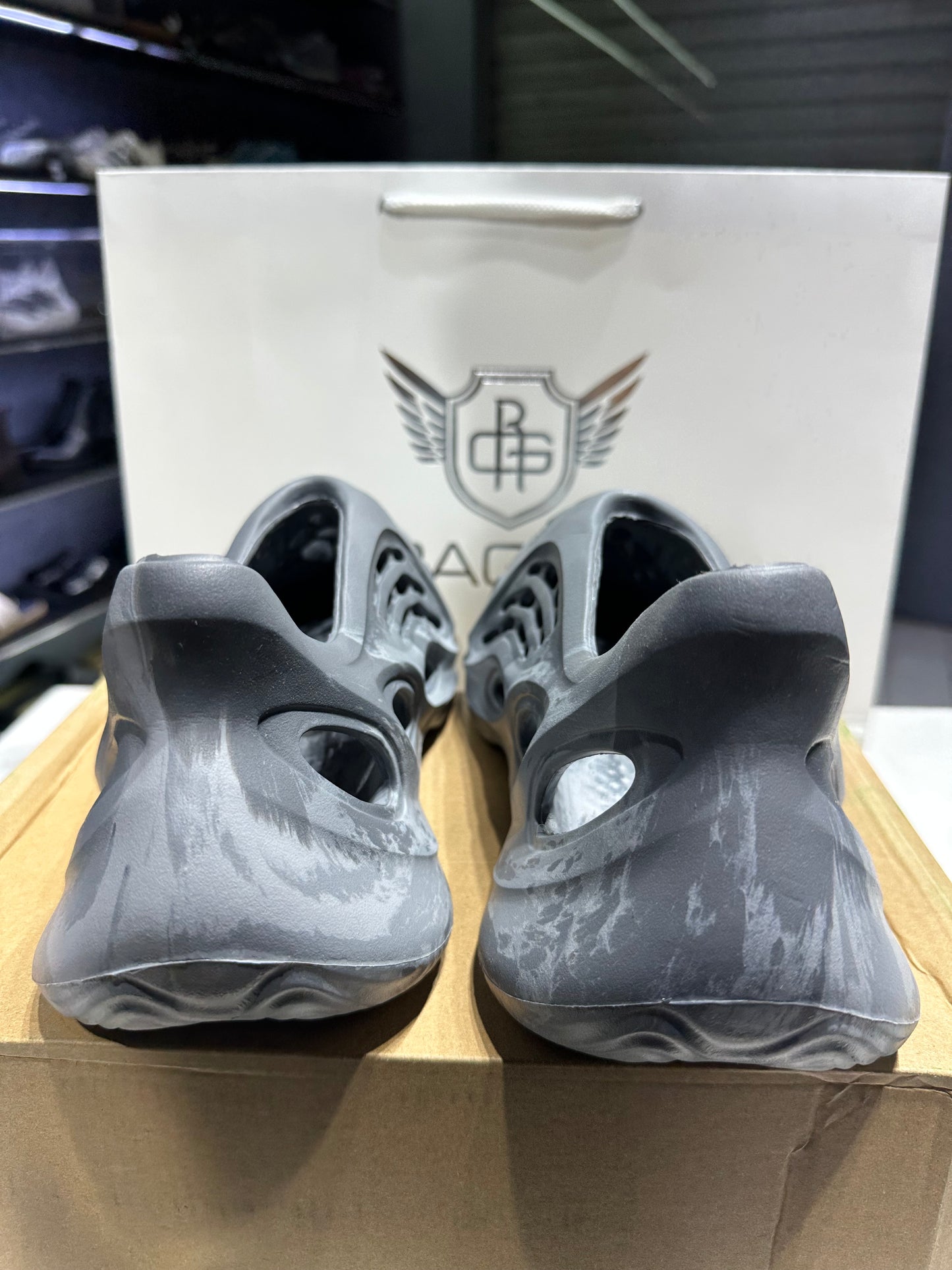 Yeezy Foam RNNR MX Granite