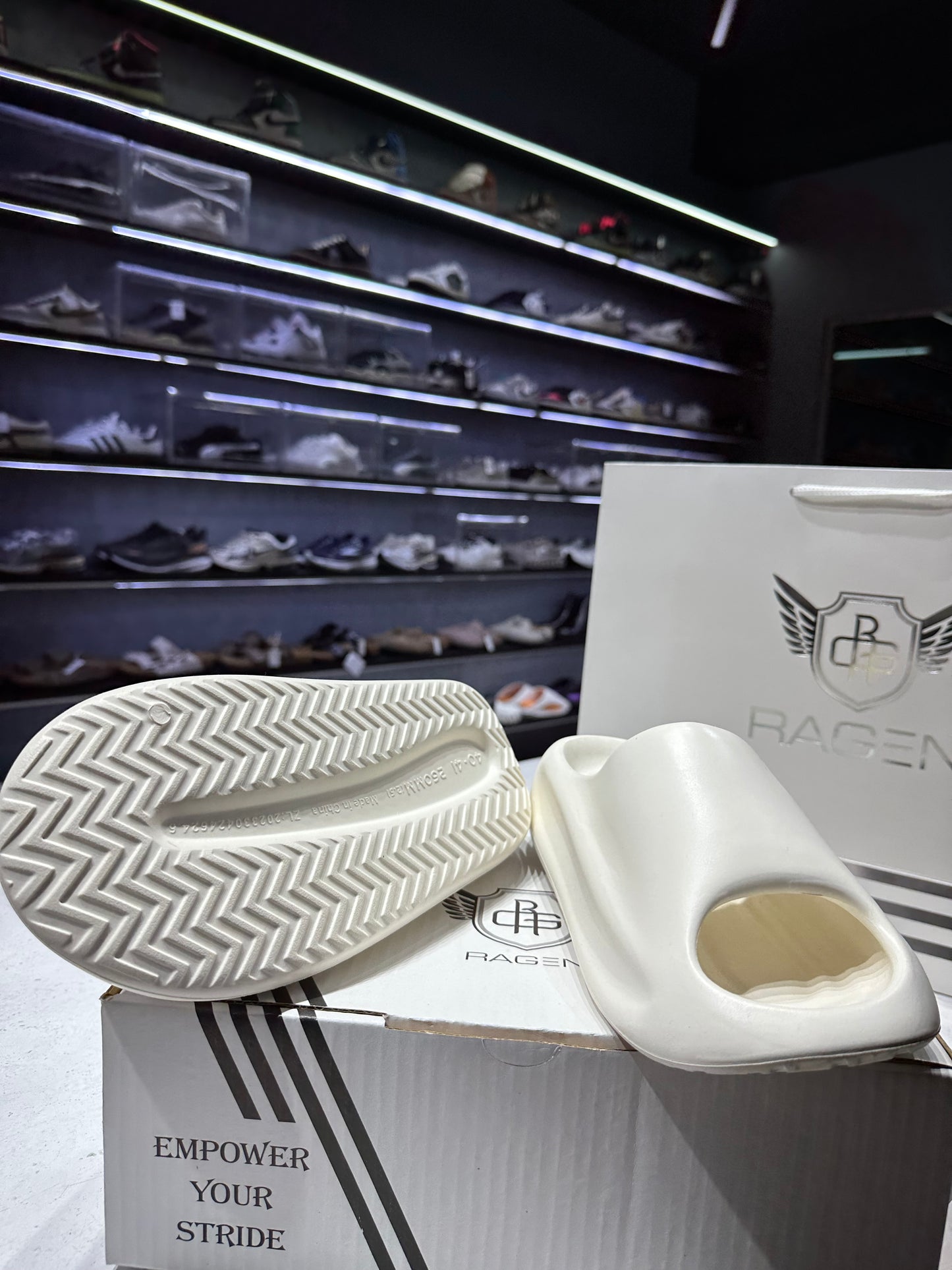 Yassia cloud white