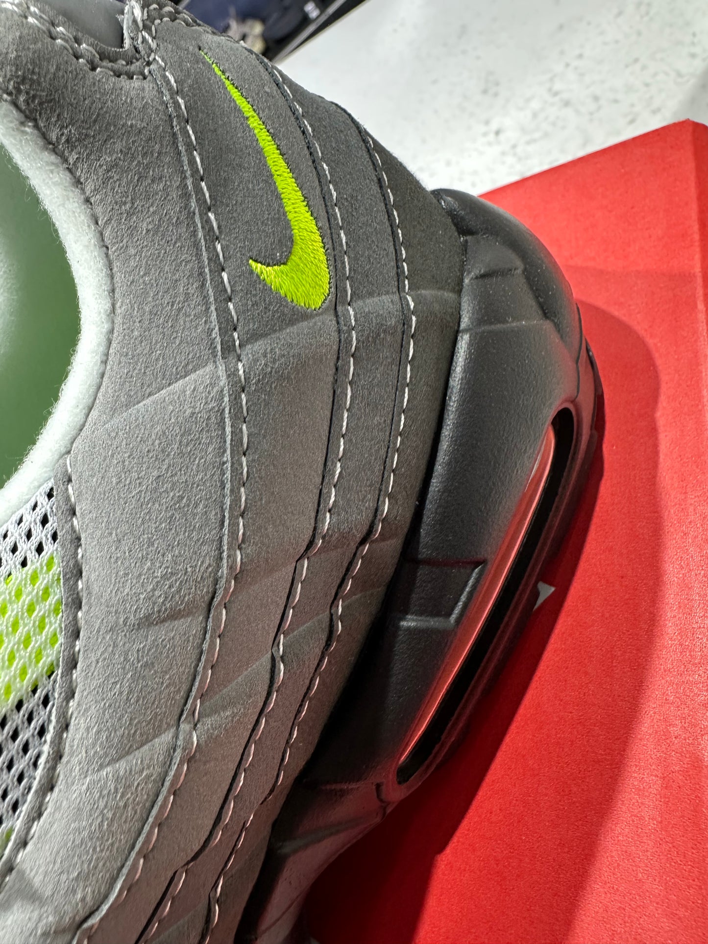 Air Max 95 OG
Neon Yellow