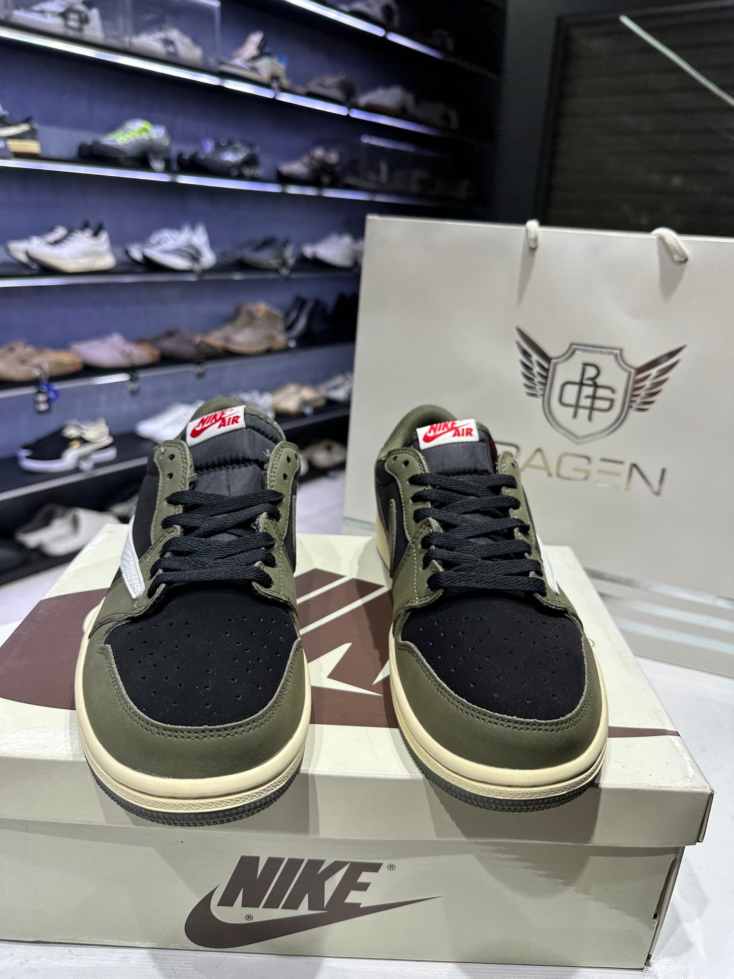 Travis Scott Black Olive (Oem) grade