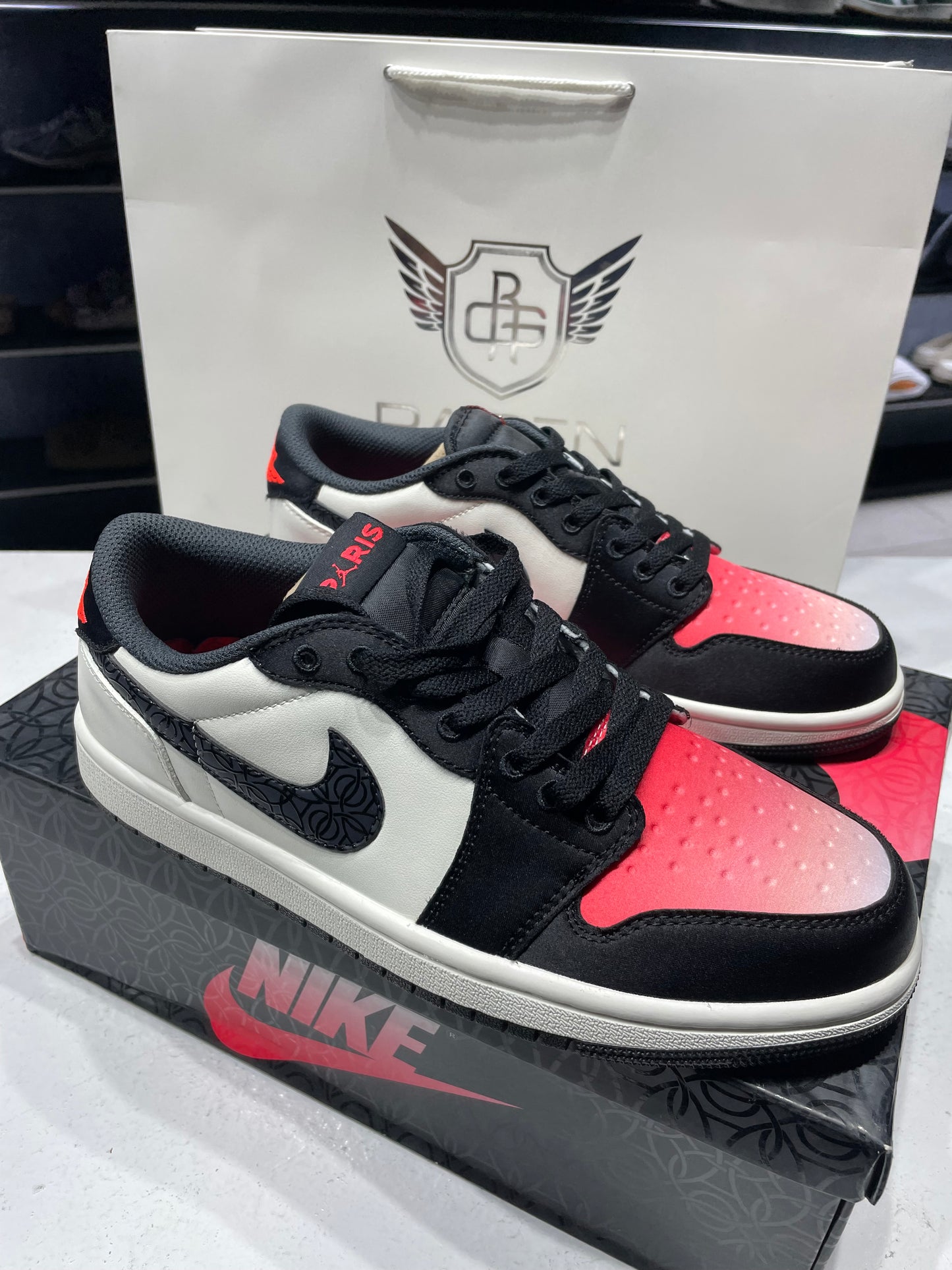 Jordan 1 Retro low PSG Paris Saint Germain