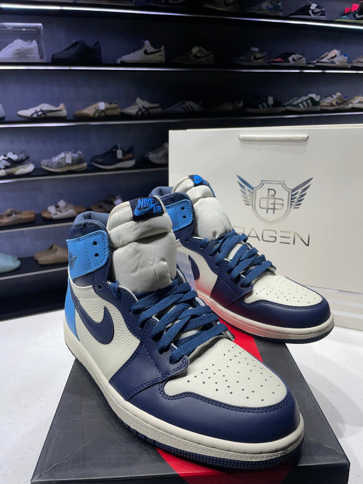 Air Jordan 1 Retro High Obsidian