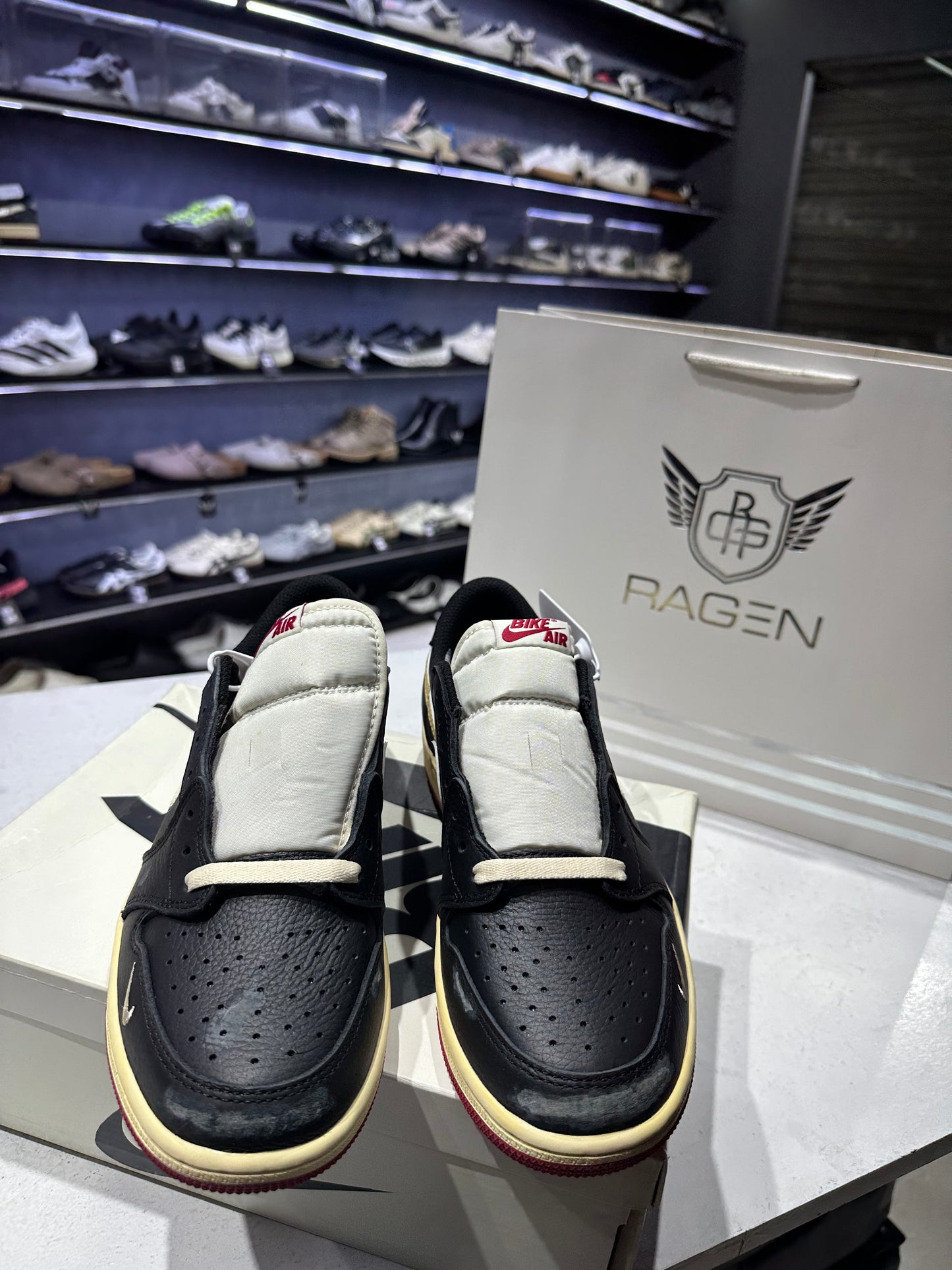Air Jordan 1 low  x Nigel Sylvester