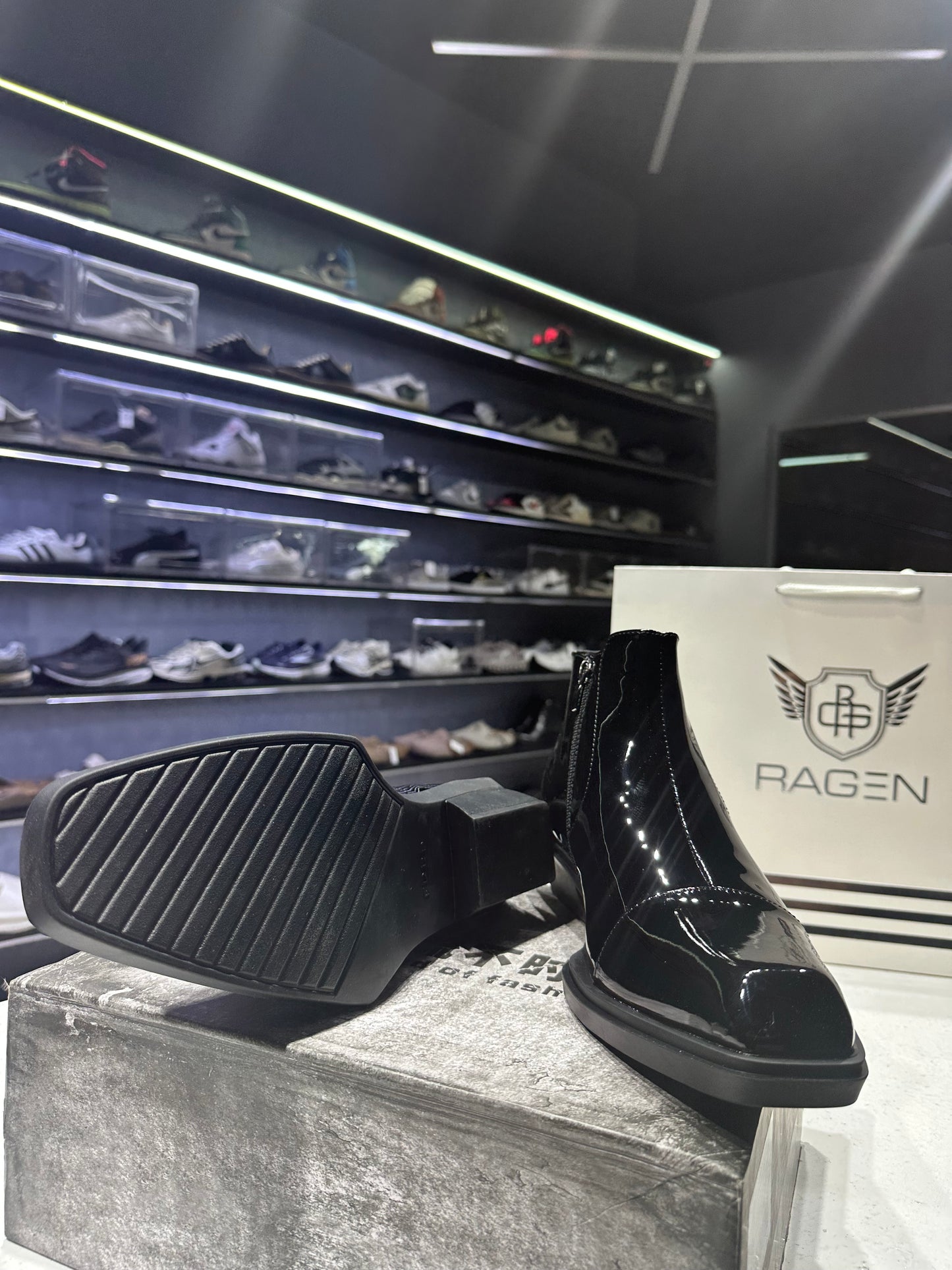 Chelsea Boot-Shadow Grace