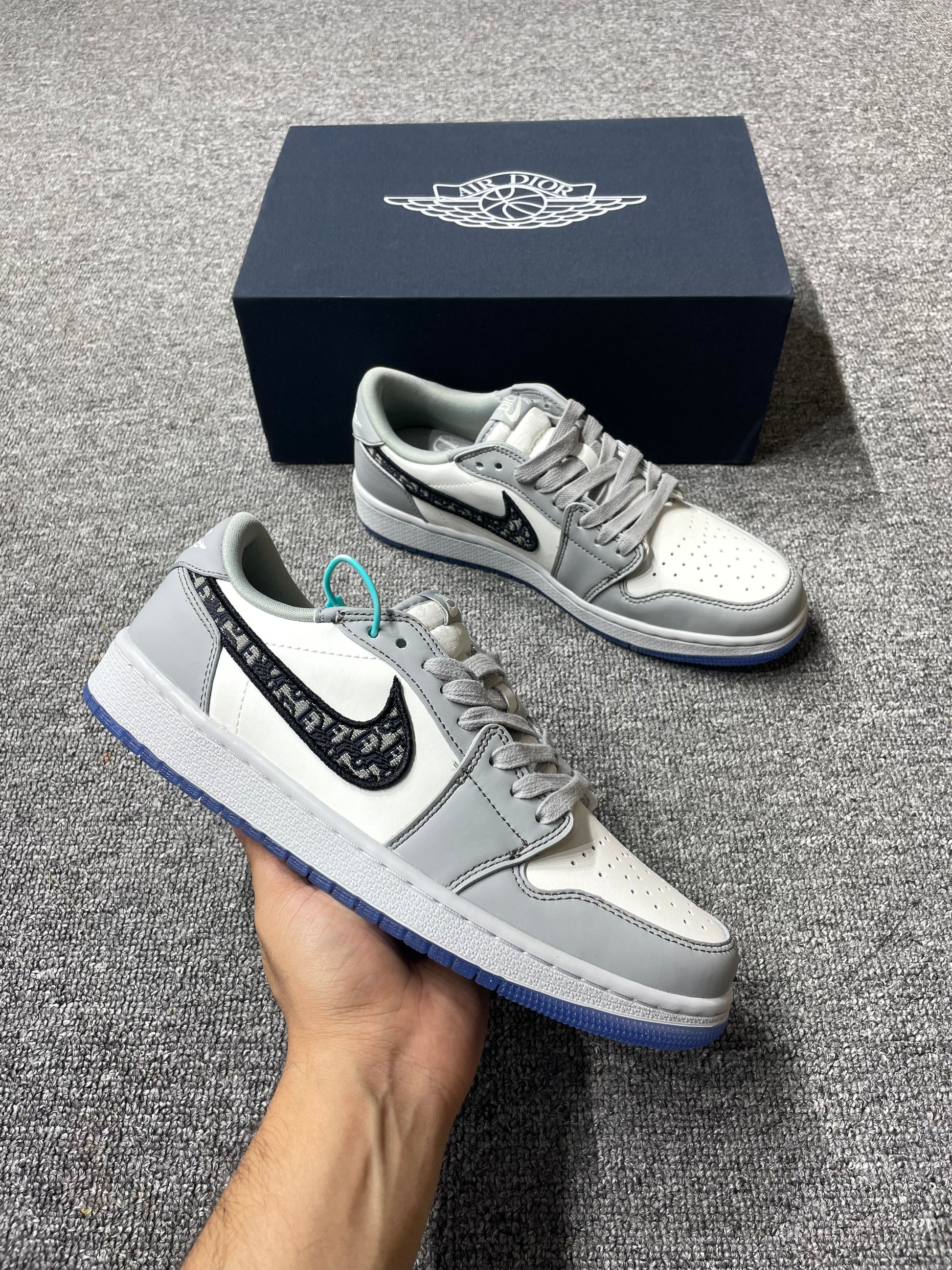 Dior Jordan Retro Low - Main Image