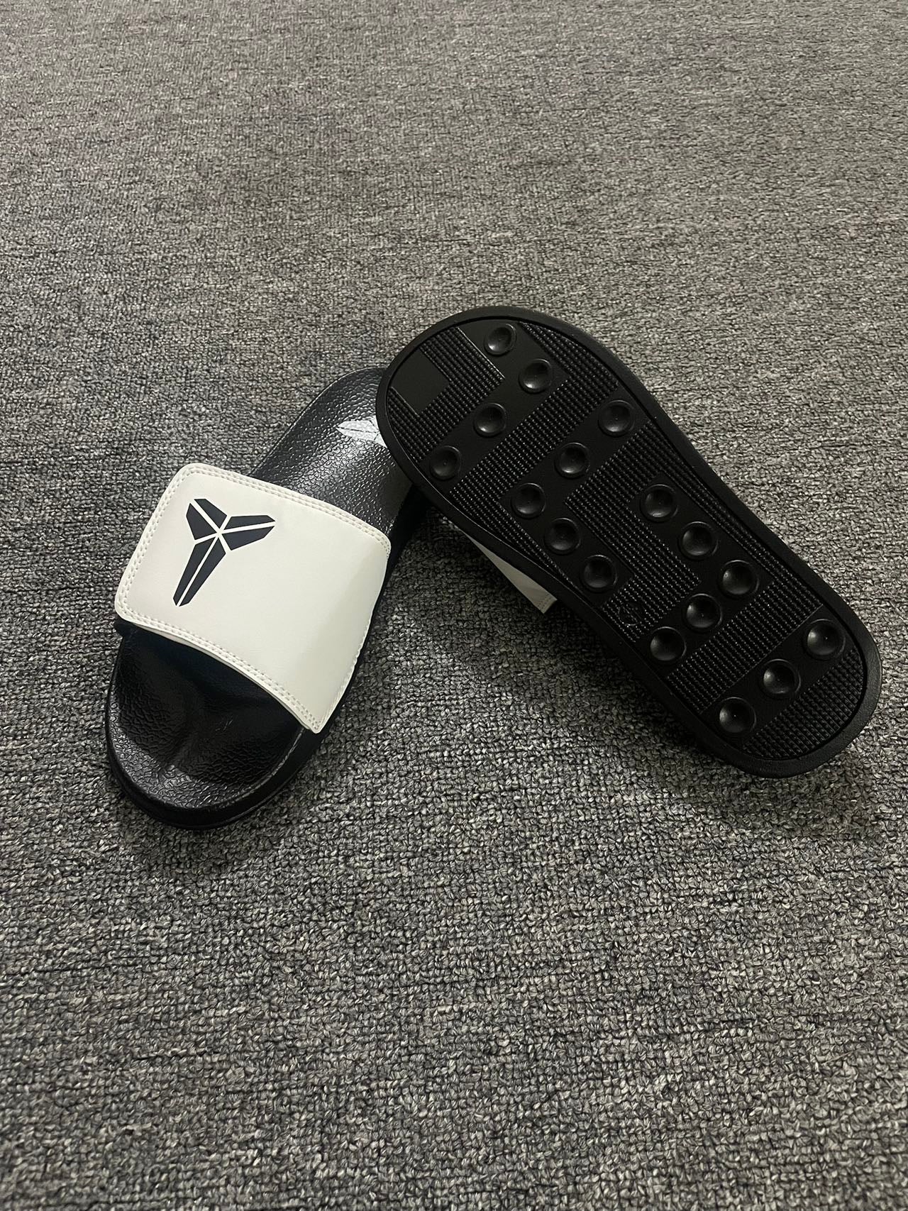 AJ Slides White