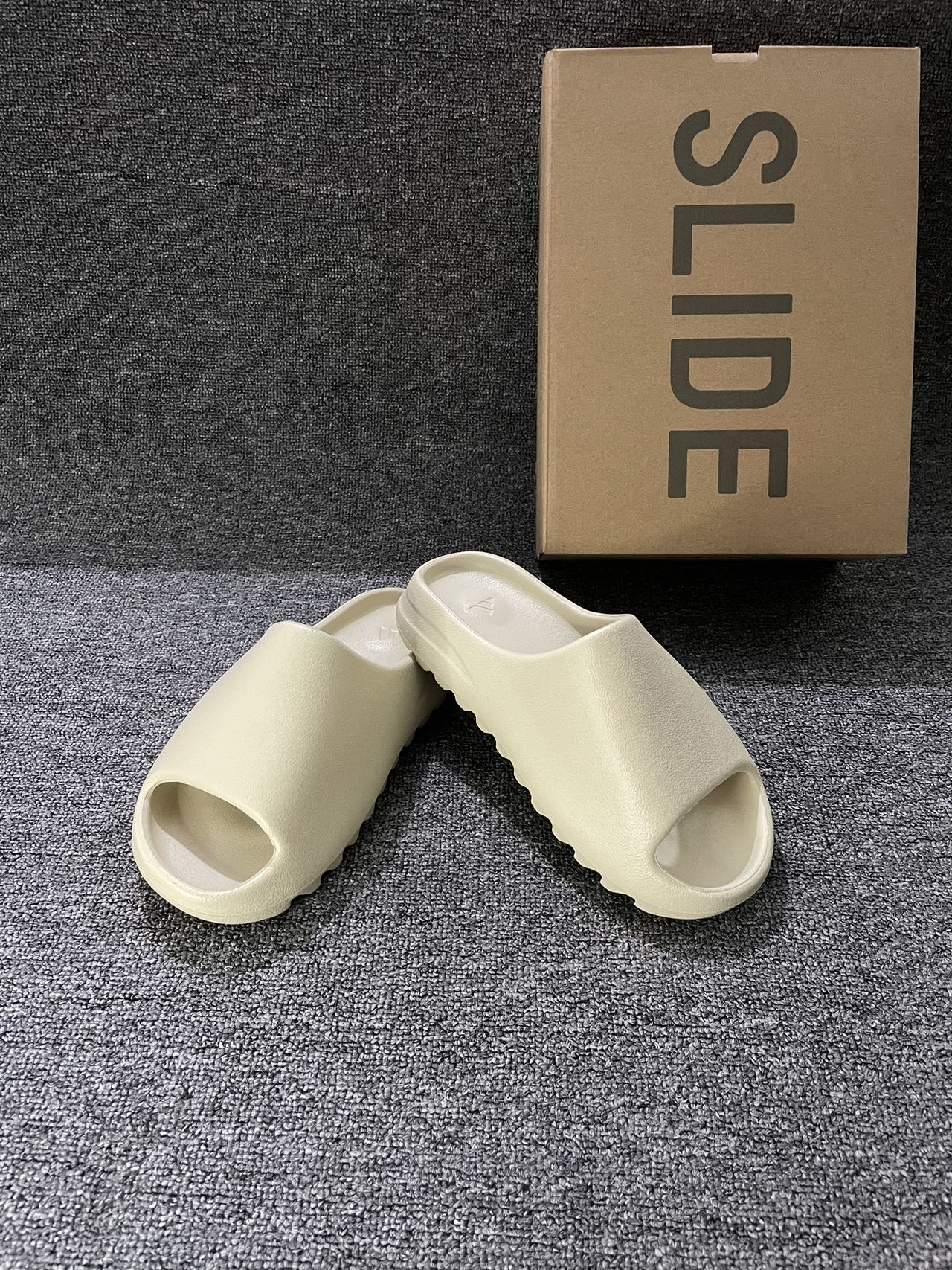 Yeezy Slide Bone