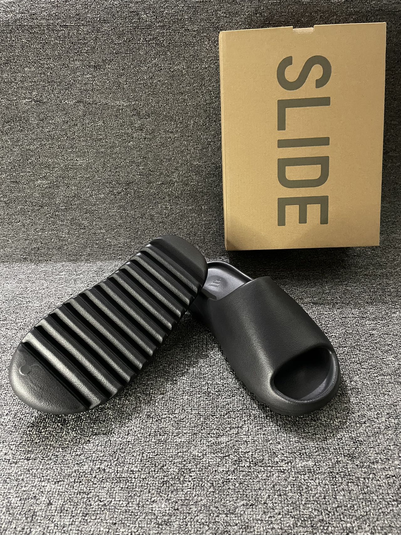 Yeezy Slides Onyx